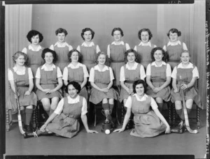 Miramar Sports Club, 1954 senior women's hockey team, with cup