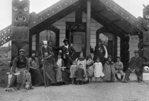 Group of Maori in front of Kikopiri meeting house, Horowhenua