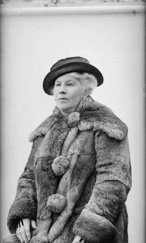 Elizabeth Minnie Clarke Wright wearing a fur coat