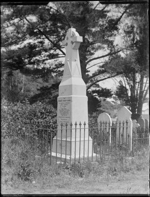 Memorial, gravestone of Maori chief Tamati Waka Nene, on Christ Church grounds, Russell, Bay of Islands