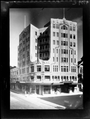 Hotel St George corner, intersection of Willis, Manners and Boulcott streets, Wellington