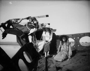 Girls on the wreck of the Hydrabad, Waitarere Beach