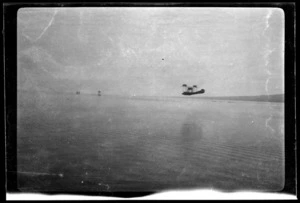 Aircraft coming in to land off Kohimarama, Auckland