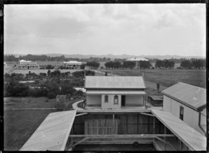 Bath house at Helensville hot springs, between 1915 and 1916.