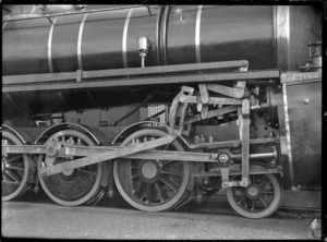 X Class steam locomotive, New Zealand Railways no 439, 4-8-2 type, view of the valve motion.