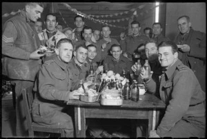 New Zealand World War 2 soldiers, Christmas dinner in Italy