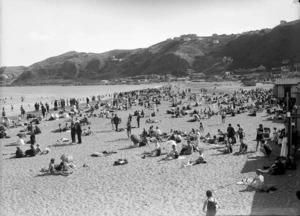 People on the beach, Lyall Bay, Wellington