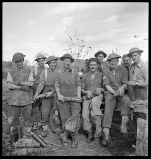World War 2 New Zealand gun crew, Sangro River area, Italy