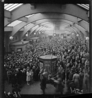 Crowd at Wellington Railway Station