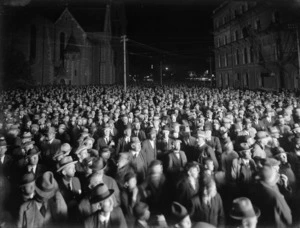 Crowd checking 1931 general election results, Christchurch