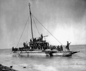 Samoan war canoe