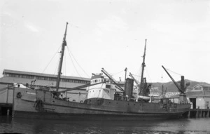 Ship Holmburn, Wellington Harbour