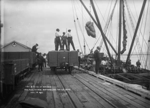 The new union discharging the SS John at Nelson during the Waterfront Strike of 1913