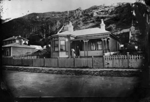 Unidentified house on Oriental Parade, Oriental Bay, Wellington