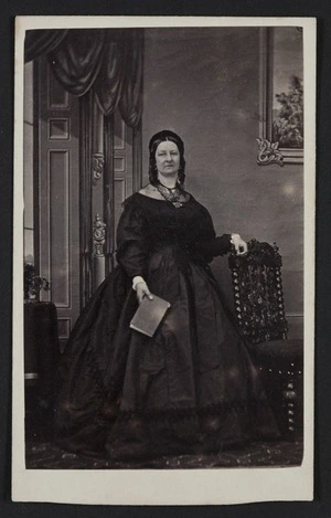 Swan & Wrigglesworth (Wellington & Napier) fl 1864-1870 :Portrait of unidentified woman