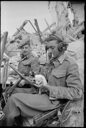 New Zealand soldiers, Sesto Imolese, Italy, during World War 2