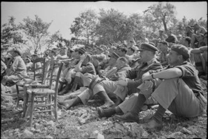 World War 2 New Zealand officers watching the Kiwi Concert Party, Volturno Valley, Italy