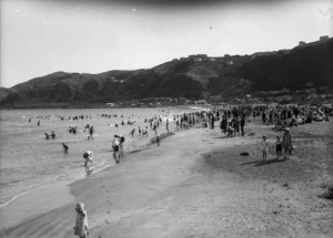 Crowd at Lyall Bay, Wellington