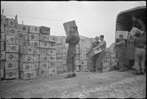 Unloading New Zealand Patriotic Fund parcels at the Italian front, World War 2
