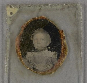 Creator unknown :Portrait of an unidentified young child