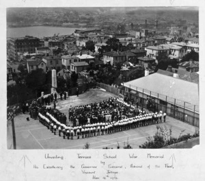 Creator of Collection Unknown : Unveiling the Terrace School war memorial, Wellington