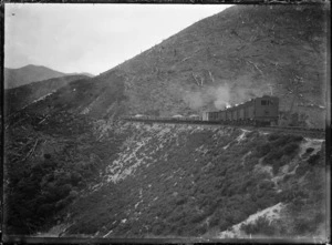 Five-engine (H class) Fell train on the Rimutaka Incline, ca 1901
