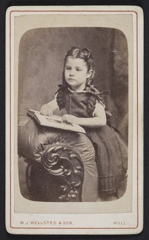 W Wellsted & Son (Hull) fl 1860s-1880s :Portrait of unidentified young girl