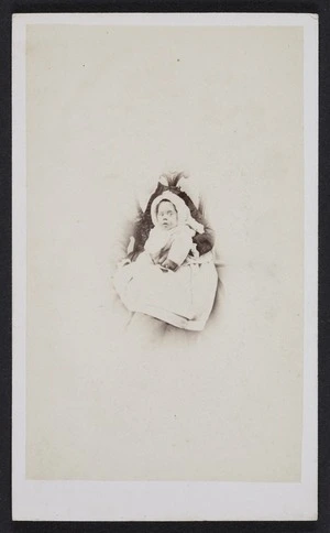 Edmund Wheeler & Son: Portrait of unidentified child