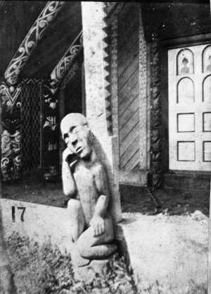 Carving of Rereahu on the front post of Te Tokanganui-A-Noho meeting house at Te Kuiti