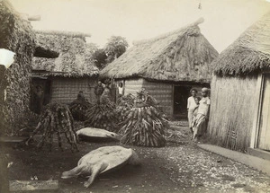 King's Courtyard, Lau