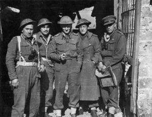 George F Kaye, 1914- : Members of the Maori Battalion, Cassino, Italy