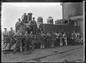 Wf class steam locomotive, NZR number 386, and railway workers