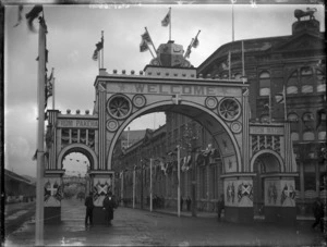 Citizens' Arch erected for visit of Duke and Duchess of York, Customhouse Quay, Wellington