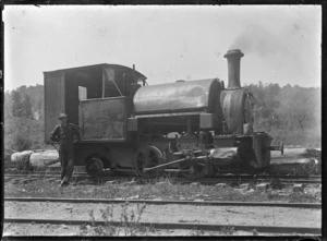 Bush locomotive used for logging at Ngapuke, 1920.