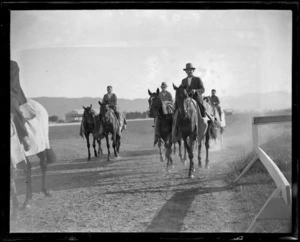 Racehorse Phar Lap, and other horses, at Hugh Telford's stables, Trentham, Upper Hutt