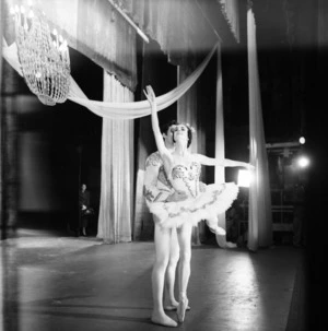 Rowena Jackson and Bryan Ashbridge performing a ballet