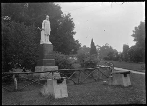 Monument to Canon Charles Jordan in the Tauranga Domain, 1924.