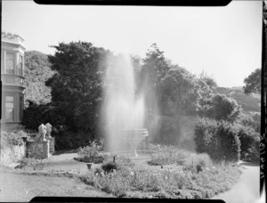 Garden fountain, Homewood, Karori, Wellington