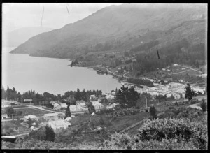 View of Queenstown and Lake Wakatipu.