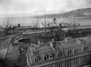 Loach, A C (Mr): View of Queen's Wharf, Wellington