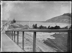 View of Friendly Bay, Oamaru, circa 1925.