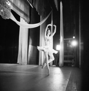 Rowena Jackson perfoming in a ballet