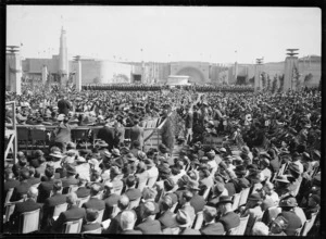 Crowd at the New Zealand Centennial Exhibition, Wellington