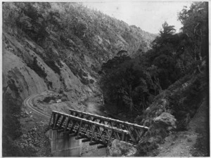 Railway bridge over the Pakuratahi River, on the Wairarapa railway line over the Rimutakas