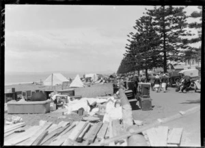 1931 Hawke's Bay earthquake, Marine Parade, Napier, people, furniture, and tents on beach and footpath