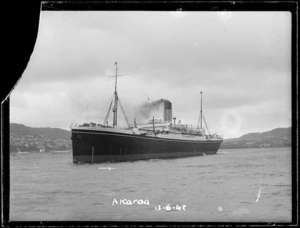 Ship Akaroa, Wellington Harbour