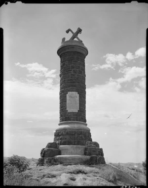 Memorial to Scott, Wilson, Oates, Bowers, and Evans on the hill overlooking the Lower Harbour, Dunedin - Photograph taken by R Fox