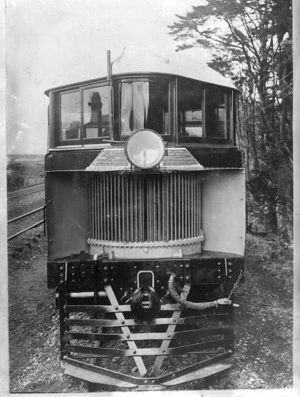 End view of the Thomas transmission rail motor car, (R.M.2), 1916