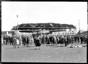 Arrival of the Southern Cross at Blenheim, hangar and crowd