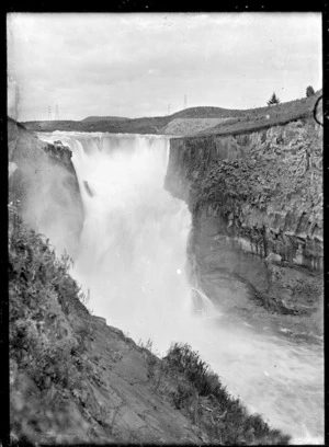 View of the Arapuni spillway falls, 1929.